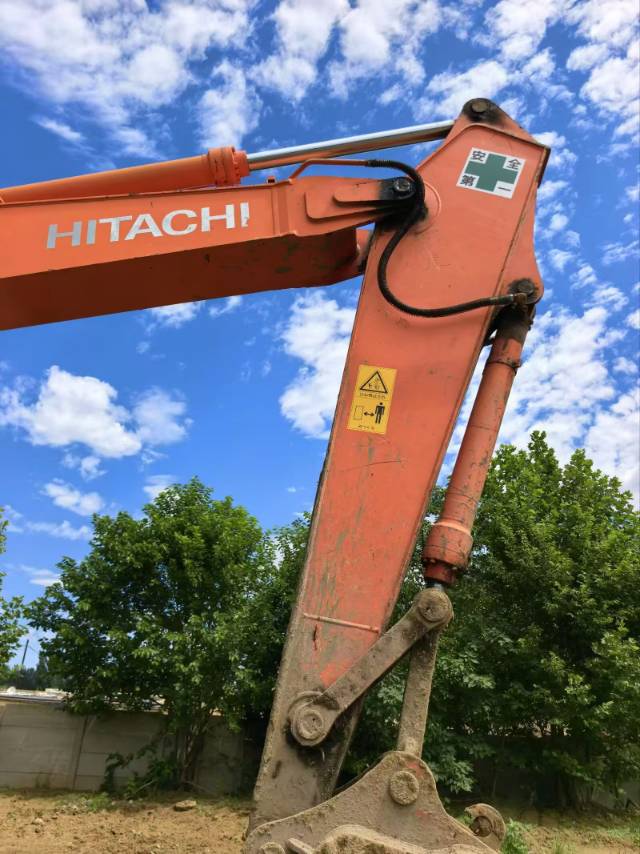 Buy Hitachi ZX210H Used Excavator / 7