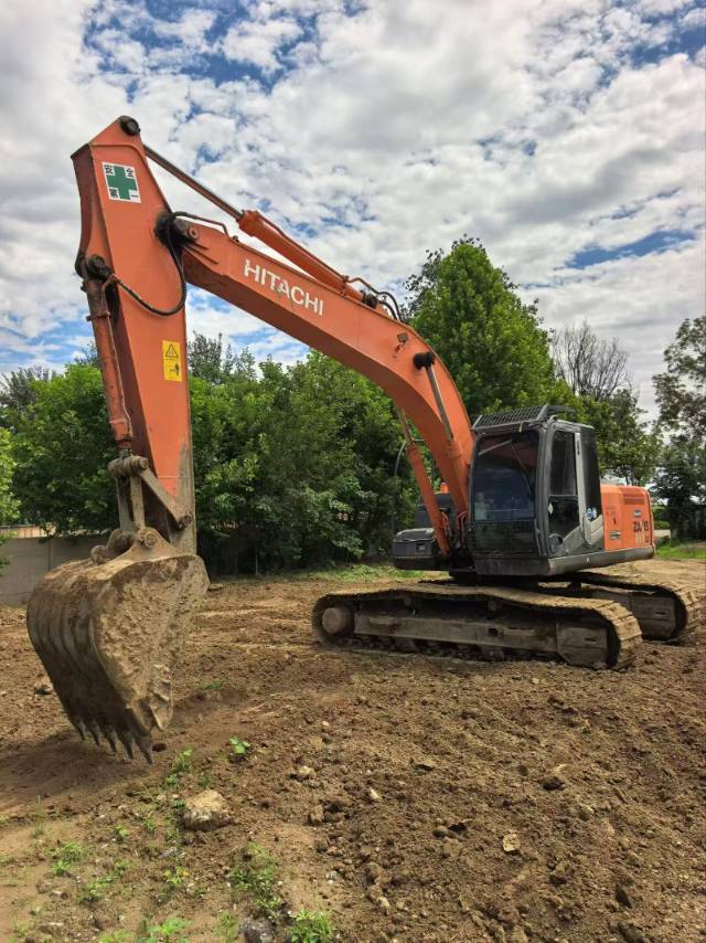 Buy Hitachi ZX210H Used Excavator / 4