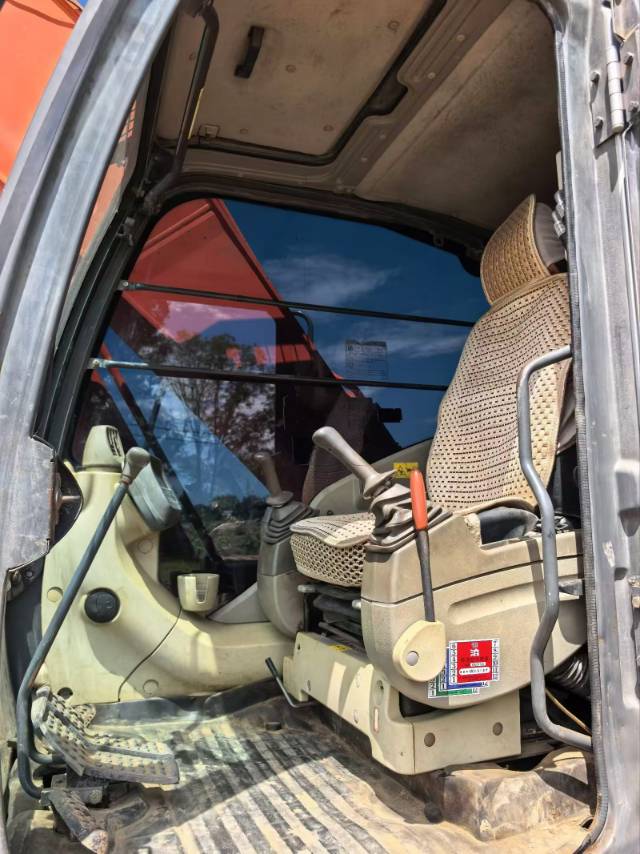 Buy Hitachi ZX210H Used Excavator / 3
