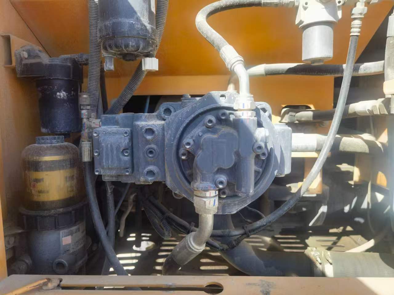 Buy XCMG XE215DA Used Excavator / 2