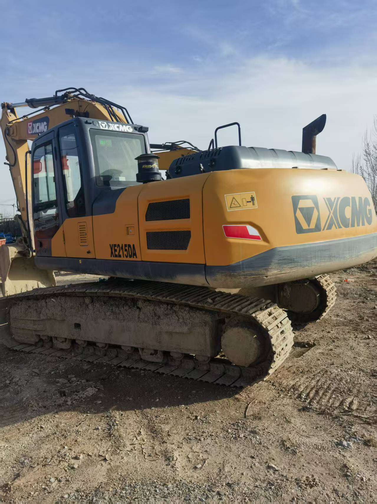 Buy XCMG XE215DA Used Excavator / 3
