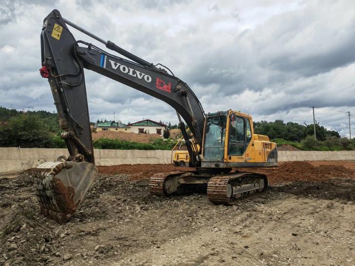 Buy Volvo 210D Used Excavator / 1