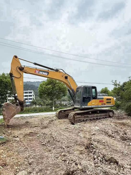 Buy XCMG XE270DK Used Excavator / 1