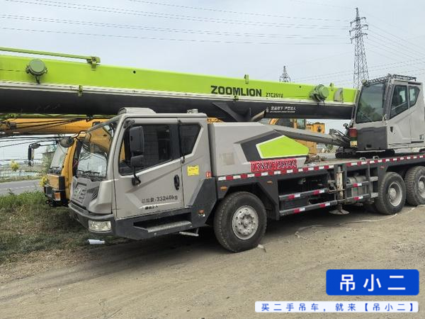 Comprar Zoomlion ZTC251VE562 Usado Guindaste