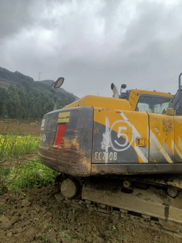 Buy Volvo EC210B Used Excavator / 3