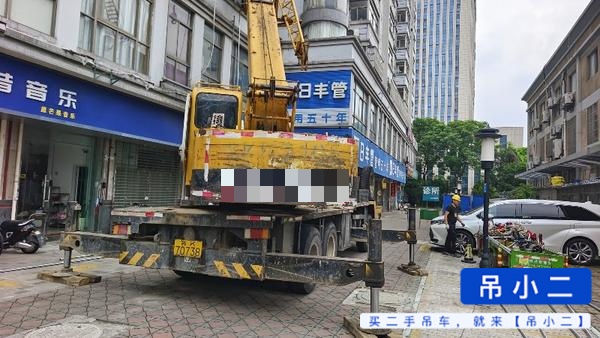 Buy XCMG 16D Used Crane / 3