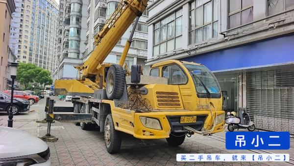 Buy XCMG 16D Used Crane / 2