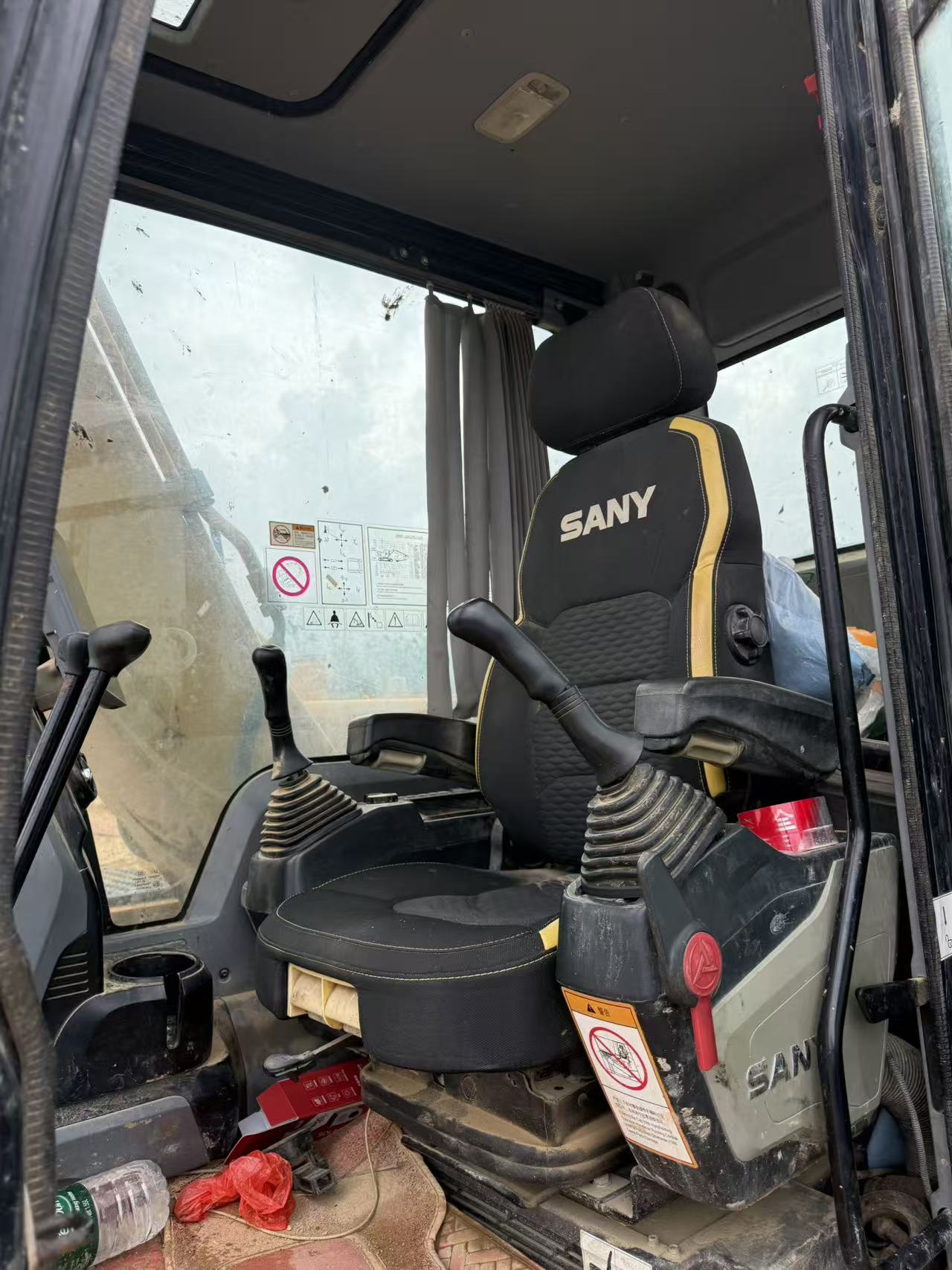 Buy Sany SY135C Pro Used Excavator / 4