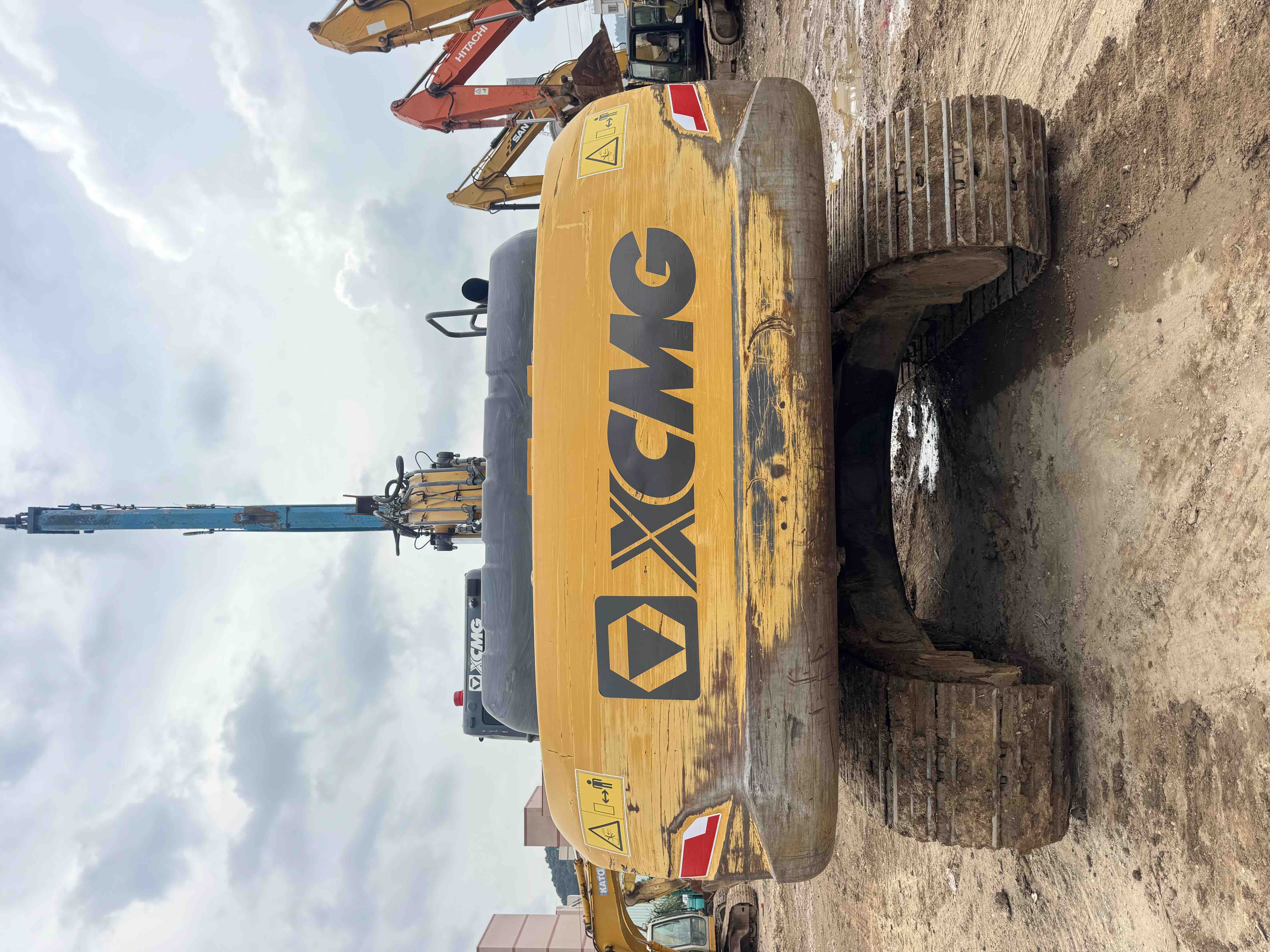 Buy XCMG XE210WB Used Excavator / 3