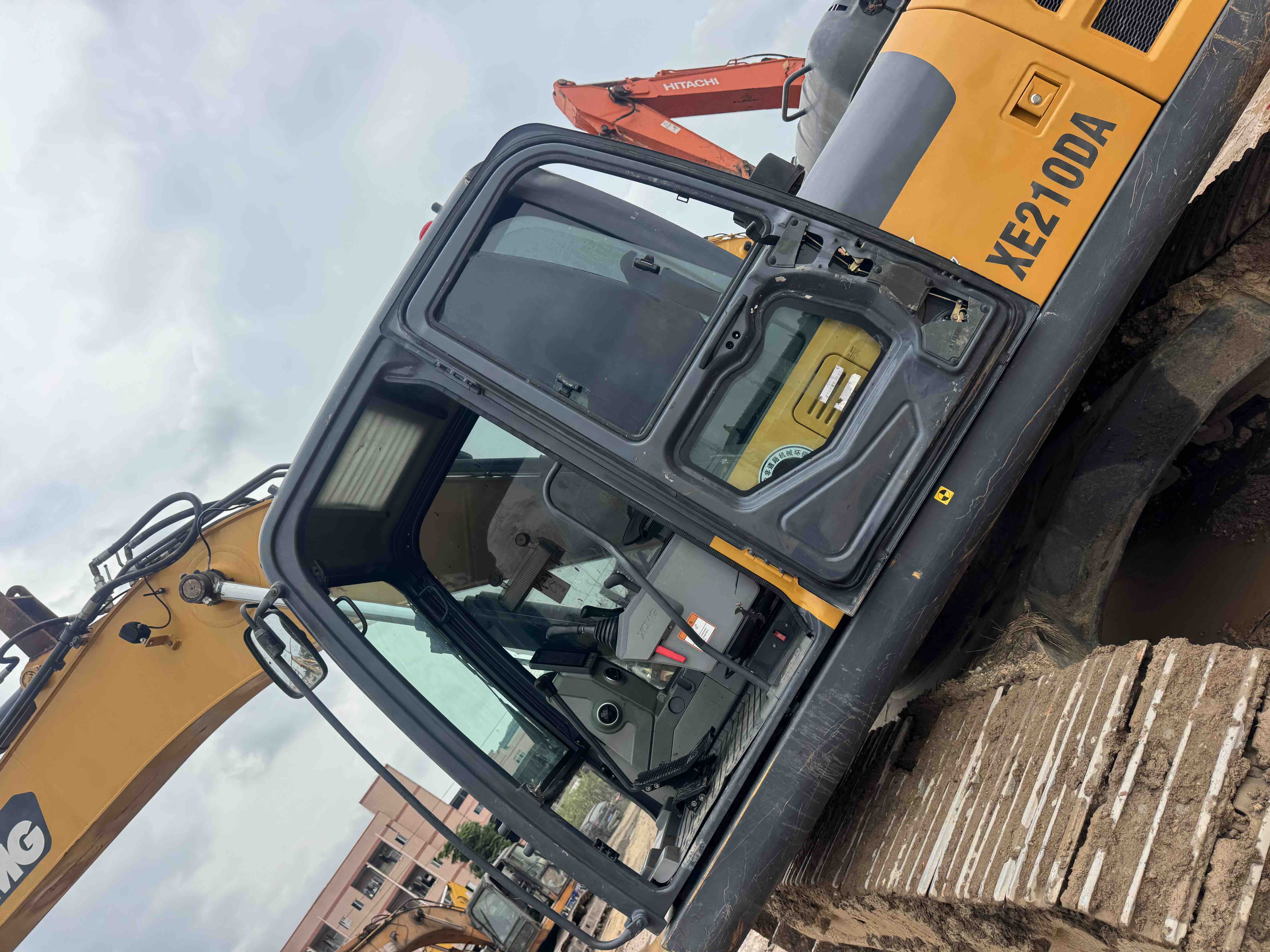 Buy XCMG XE210WB Used Excavator / 8