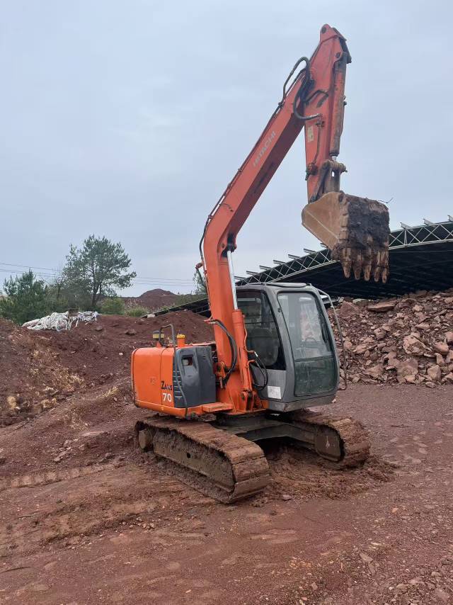 Buy Hitachi ZX70-5G Used Excavator / 3