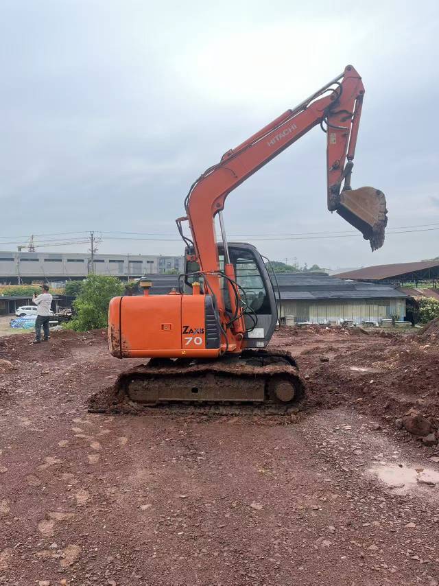 Buy Hitachi ZX70-5G Used Excavator / 2