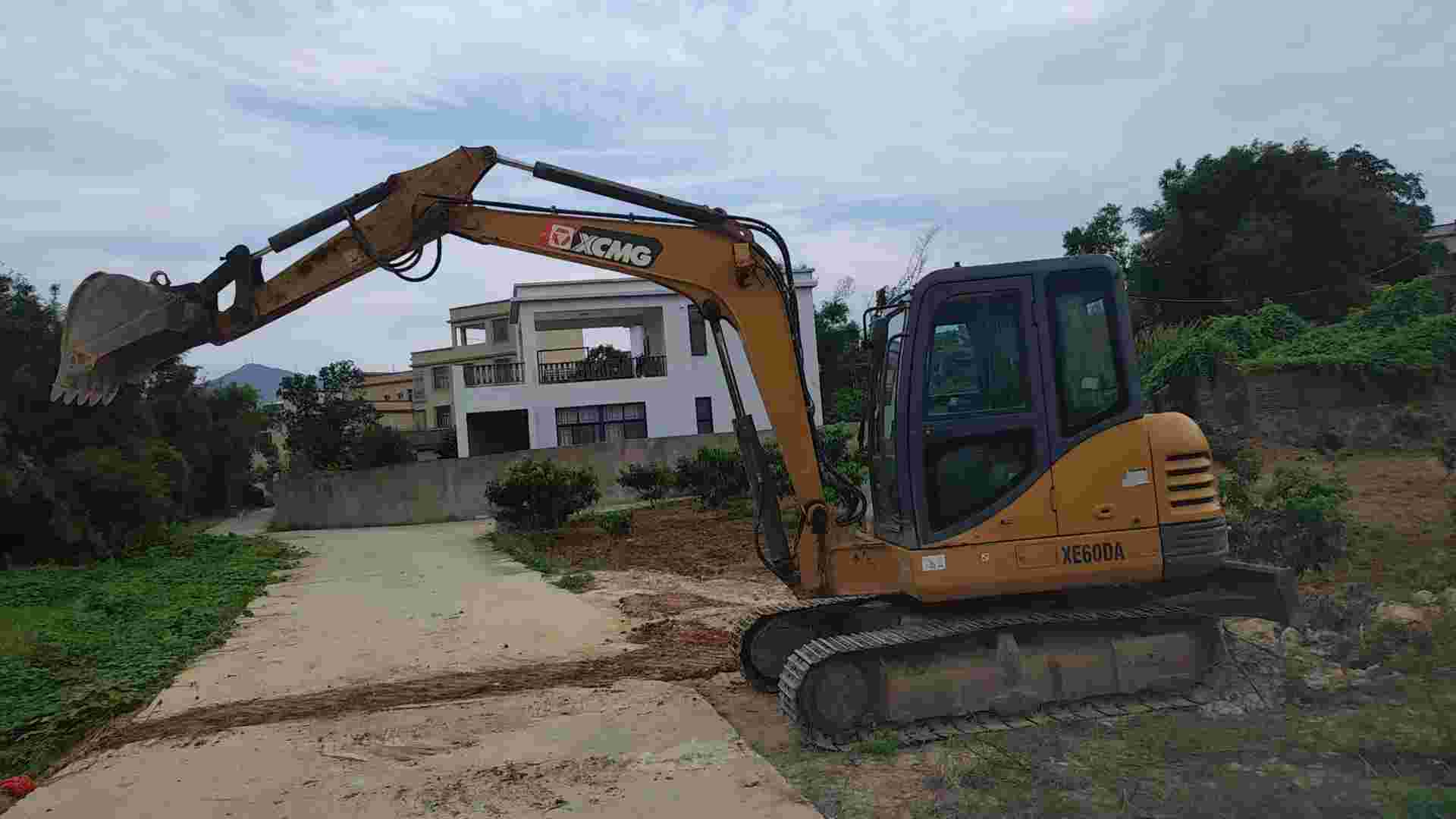 Buy XCMG XE60WA Used Excavator / 3