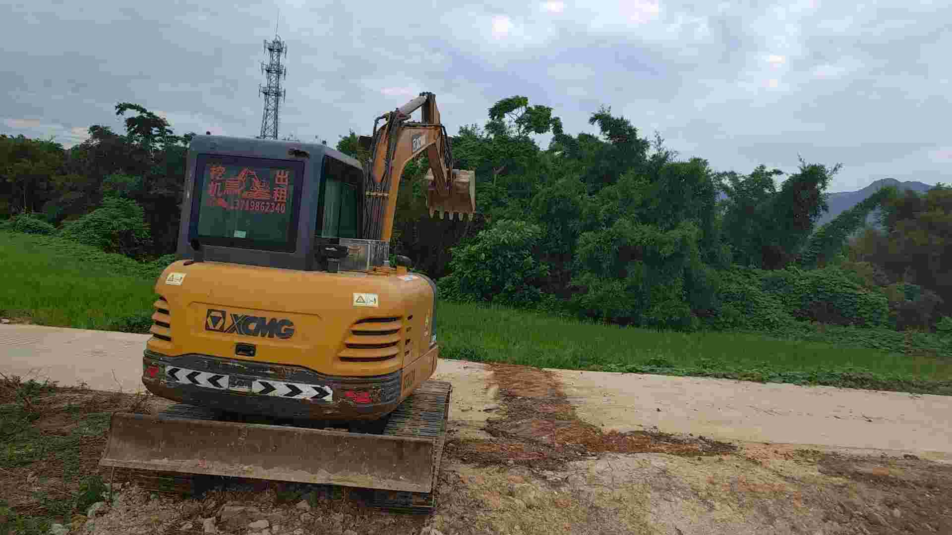 Buy XCMG XE60WA Used Excavator / 2