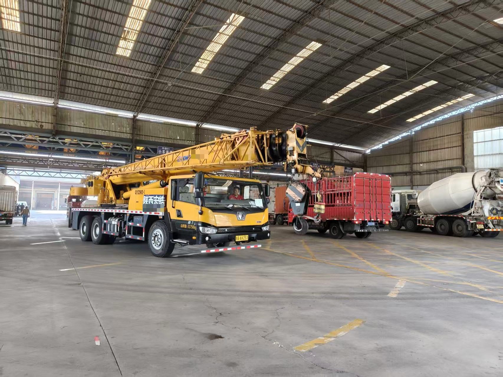 Buy XCMG QY25K5-1 Used Crane / 2