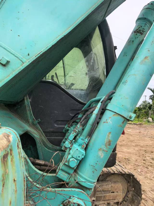 Buy Kobelco 200-8 Used Excavator / 4