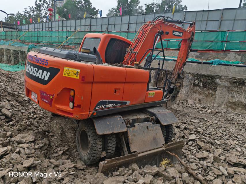 Buy Doosan 150W-7 Used Excavator / 2