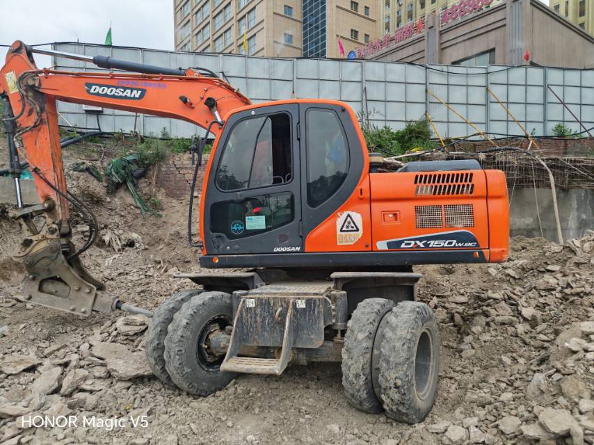 Buy Doosan 150W-7 Used Excavator / 5