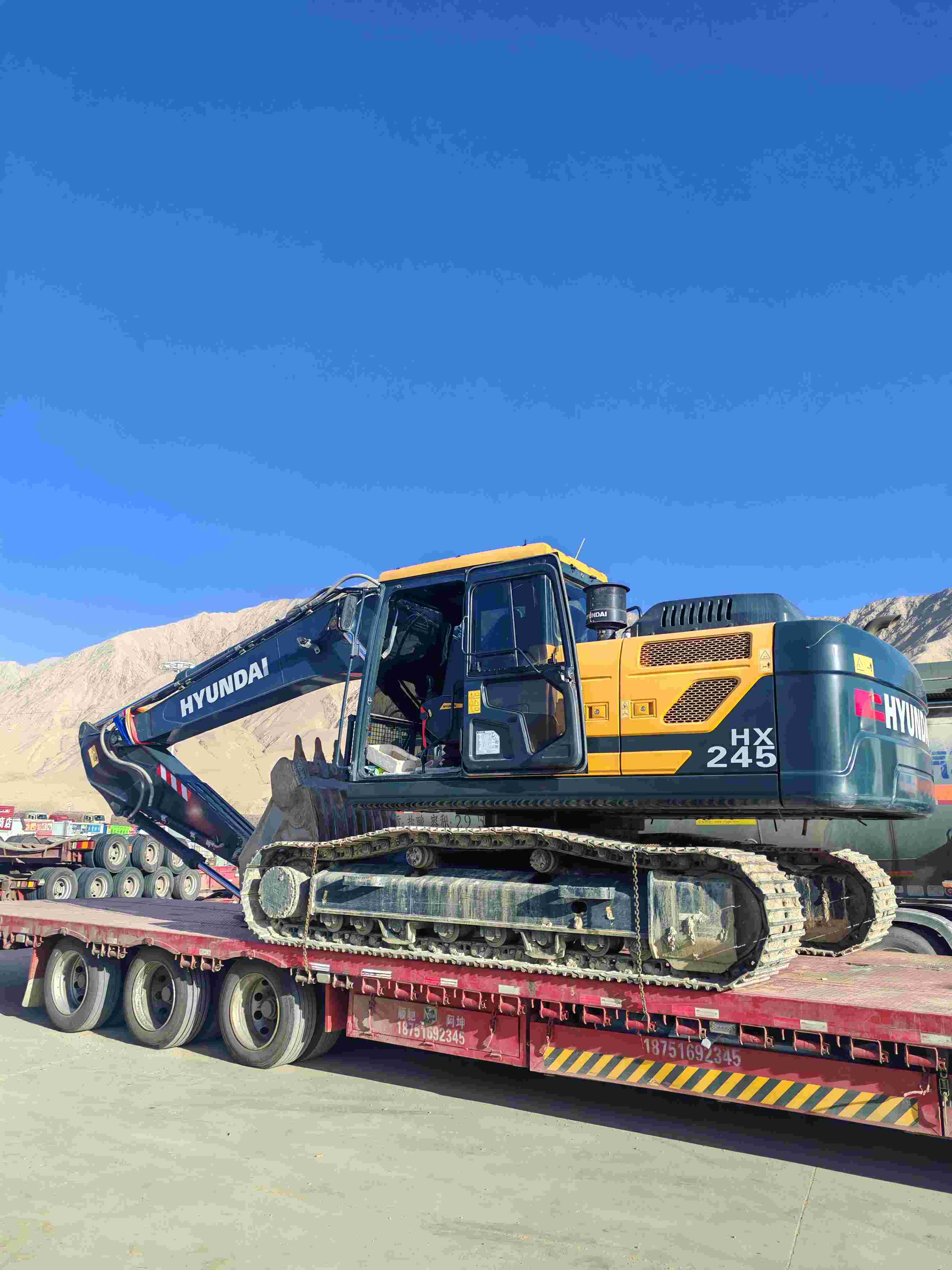 Buy Hyundai 220LC-5 Used Excavator / 2