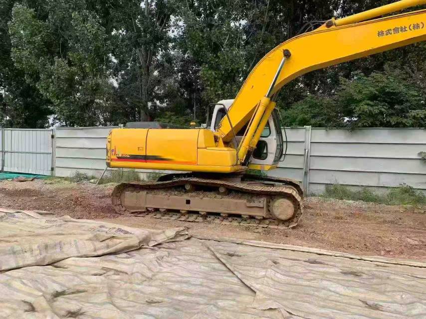 Buy Sumitomo 200A5 Used Excavator / 4