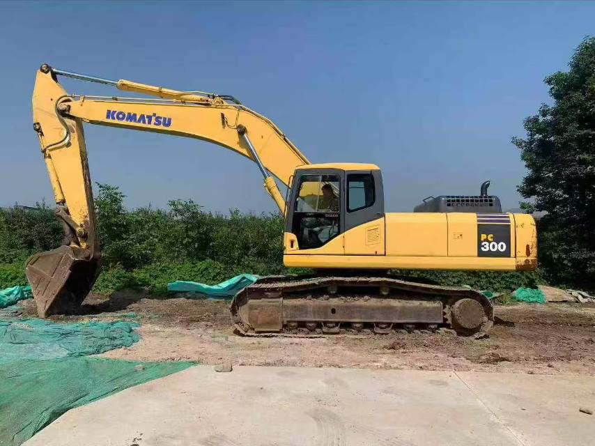 Buy Komatsu PC300-7 Used Excavator / 3