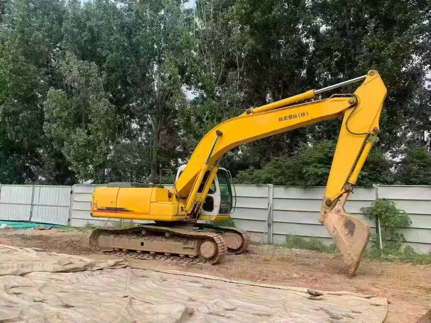 Buy Sumitomo 200A5 Used Excavator / 3