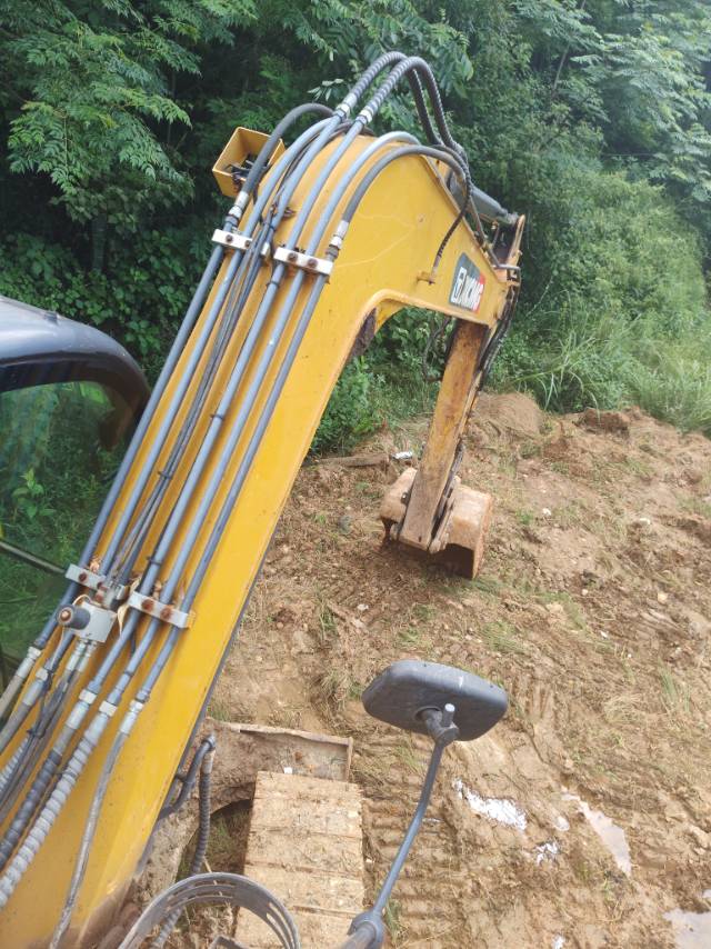Buy XCMG XE75DA Used Excavator / 14