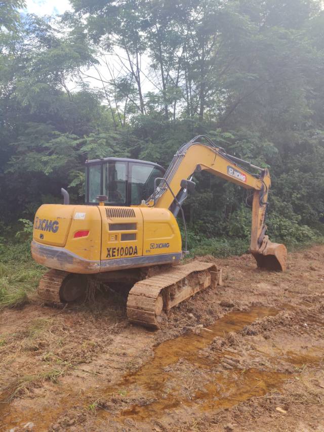 Buy XCMG XE75DA Used Excavator / 2