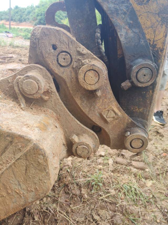 Buy XCMG XE75DA Used Excavator / 17