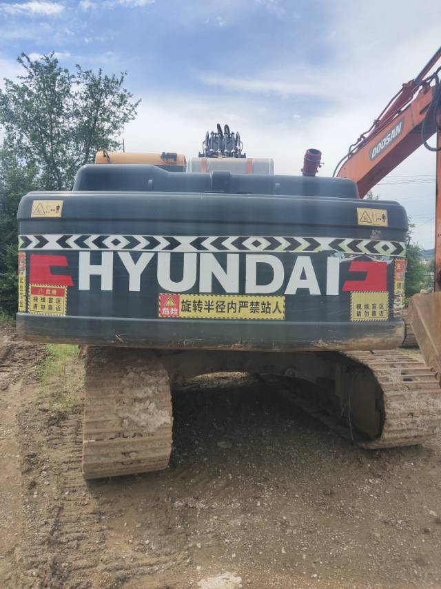 Buy Hyundai 225LC-9T Used Excavator / 7