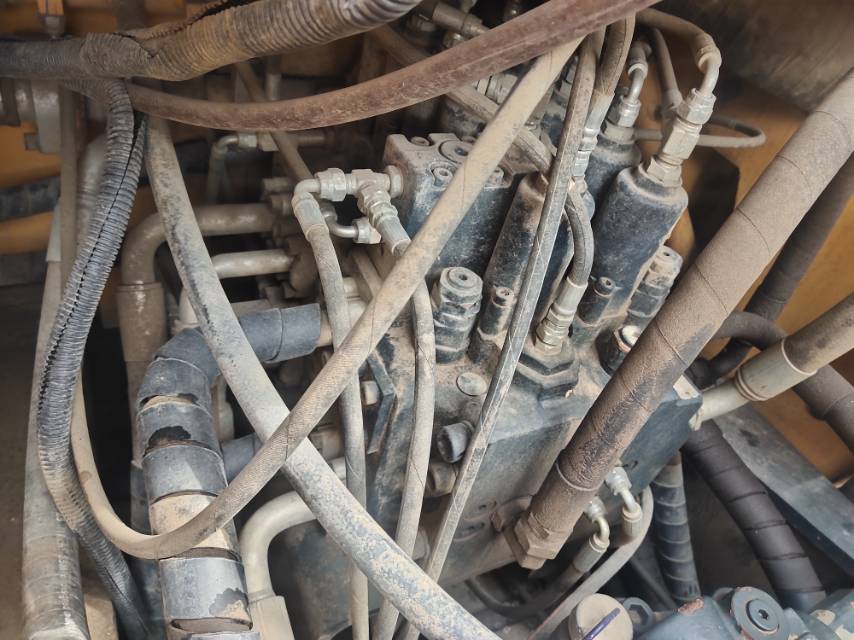Buy Hyundai 225LC-9T Used Excavator / 4