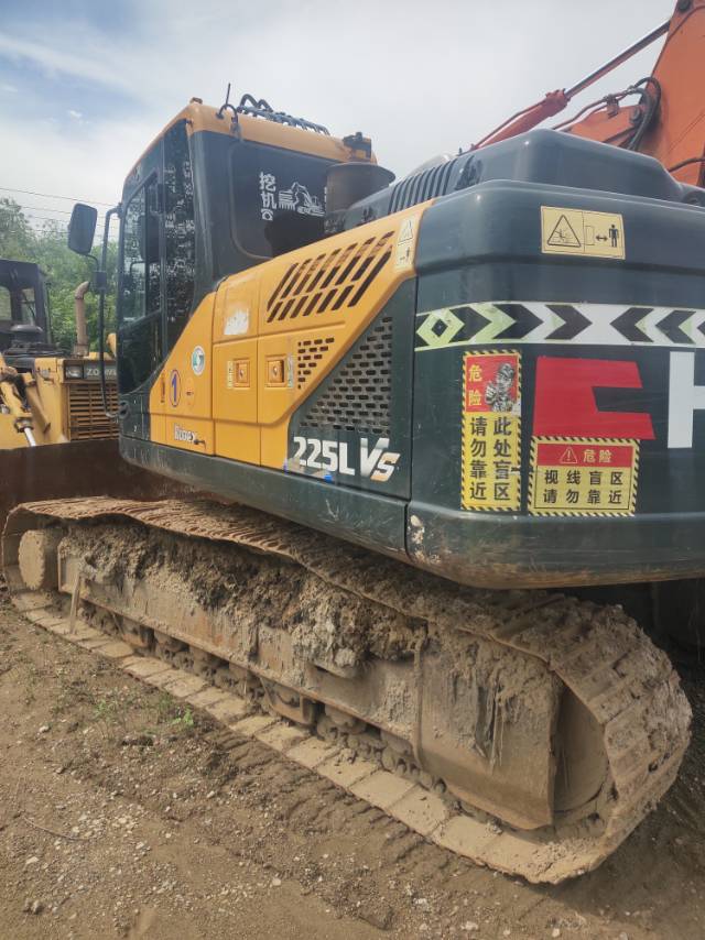 Buy Hyundai 225LC-9T Used Excavator / 8