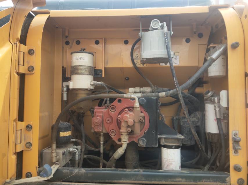 Buy Hyundai 225LC-9T Used Excavator / 3