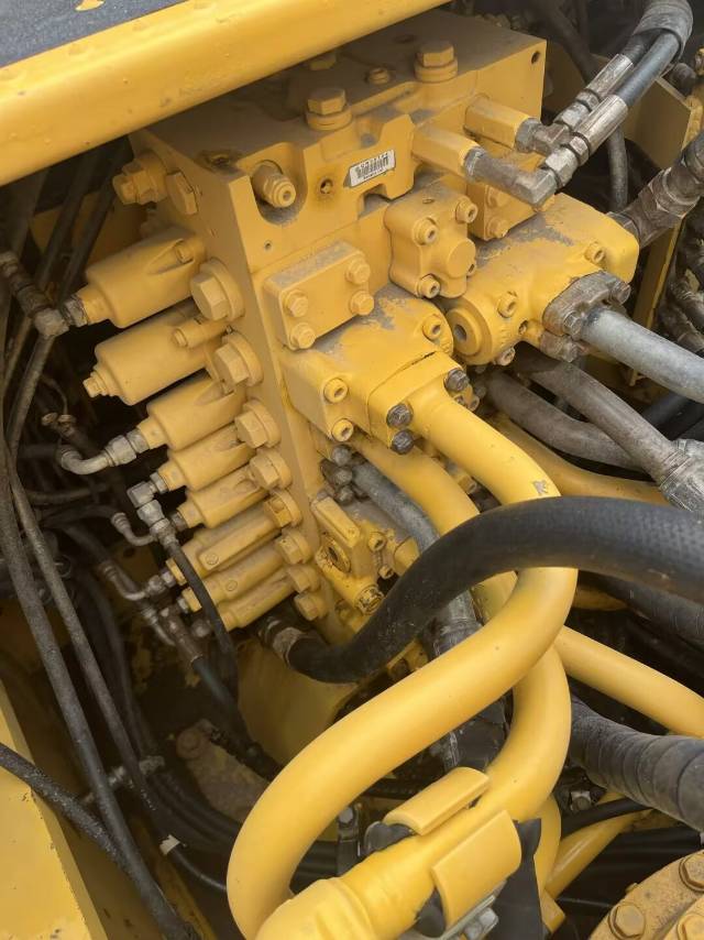 Buy Komatsu PC360-8M0 Used Excavator / 7