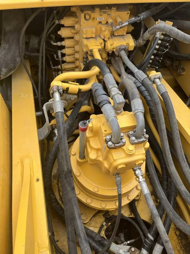 Buy Komatsu PC360-8M0 Used Excavator / 8