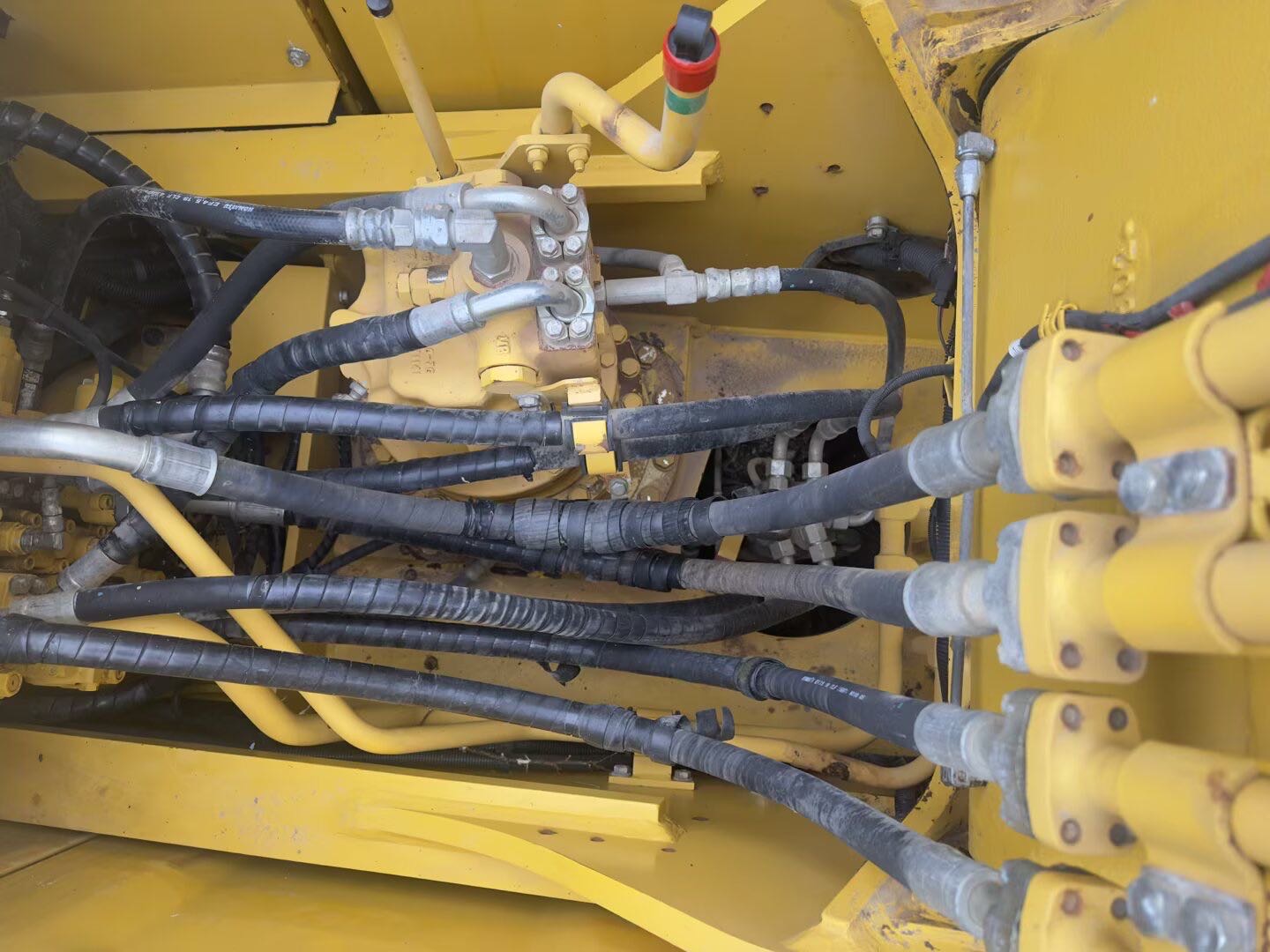 Buy Komatsu PC220-7 Used Excavator / 9