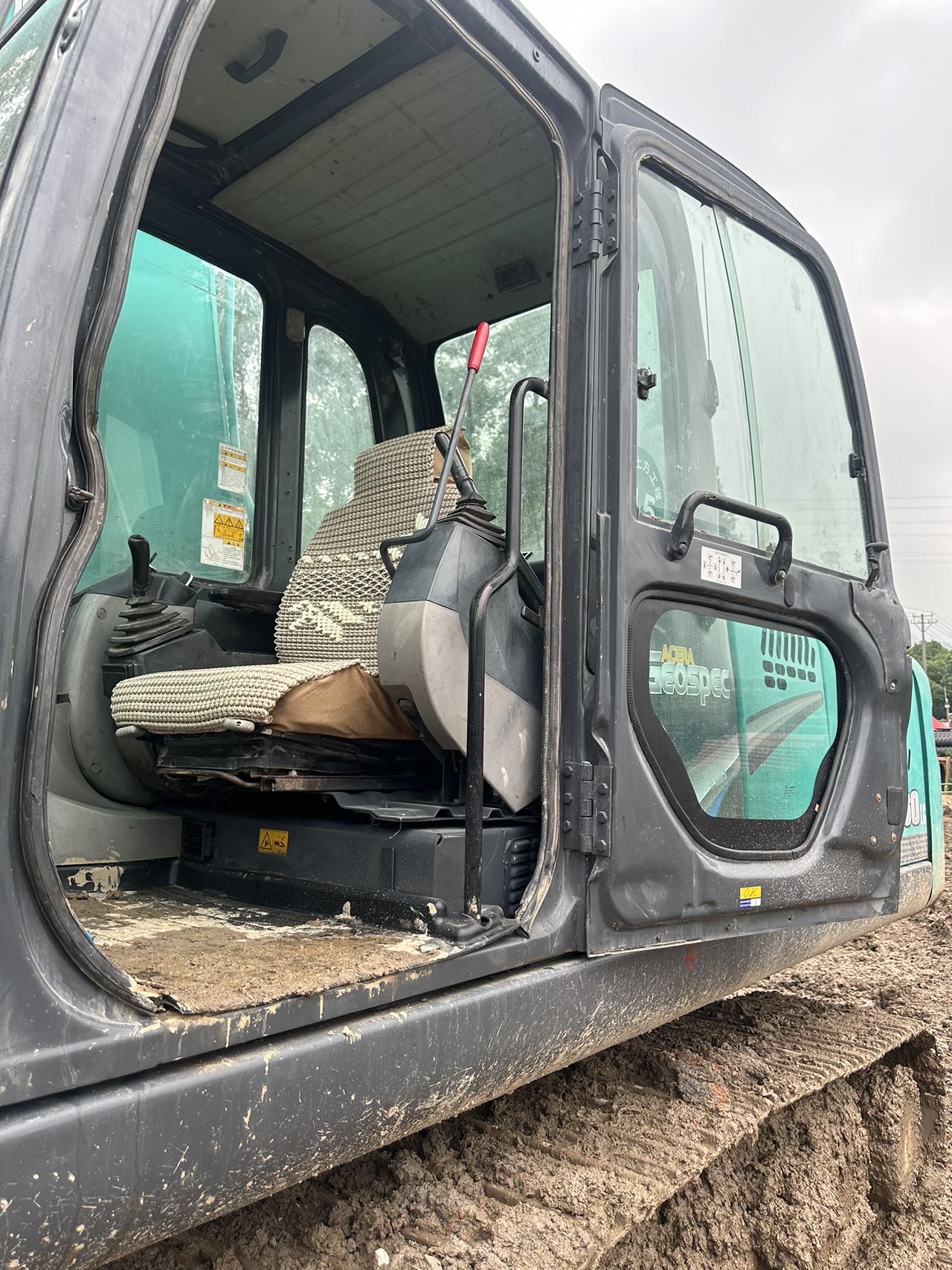 Buy Kobelco 260-8 Used Excavator / 7