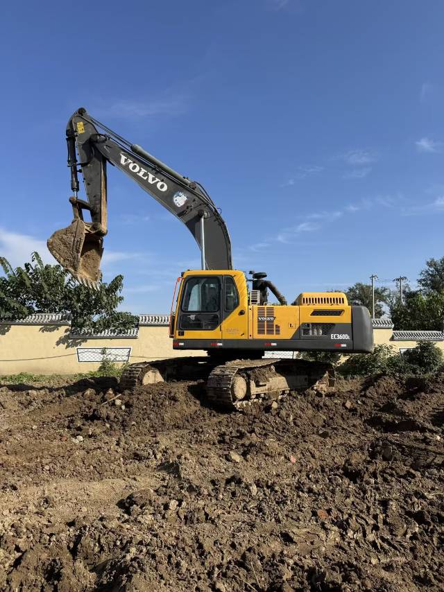 Buy Volvo 360BLC Used Excavator / 3