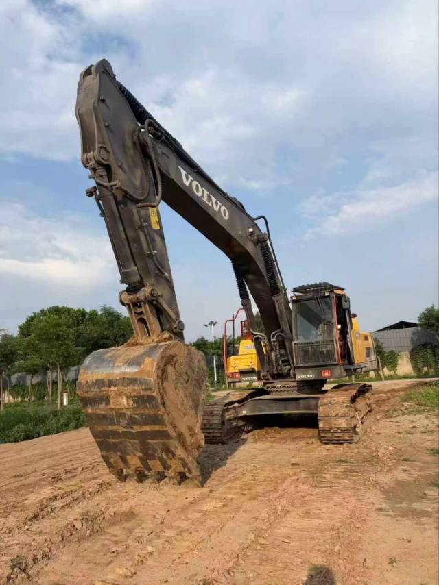Buy Volvo EC350D Used Excavator / 3
