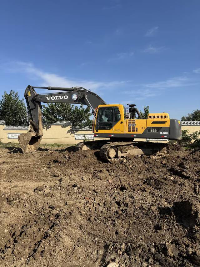 Buy Volvo 360BLC Used Excavator / 4