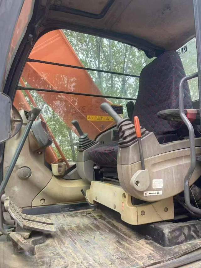 Buy Hitachi EX200-6 Used Excavator / 6