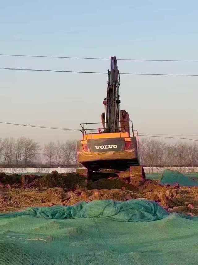 Buy Volvo 360BLC Used Excavator / 2