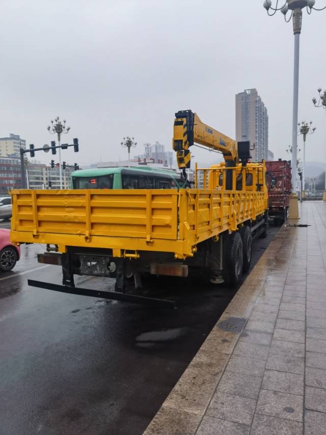 Buy XCMG Used Crane / 4