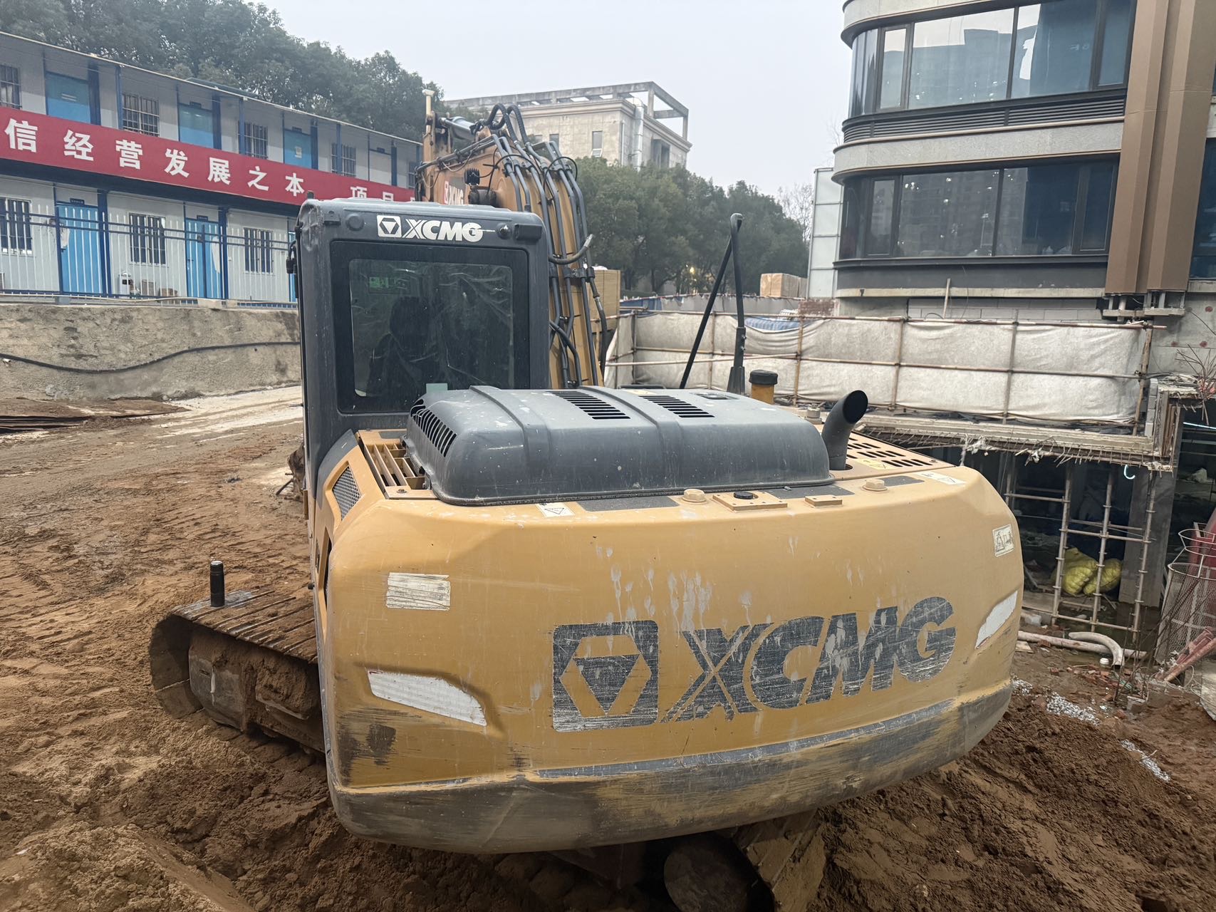 Buy XCMG XE135D Used Excavator / 6