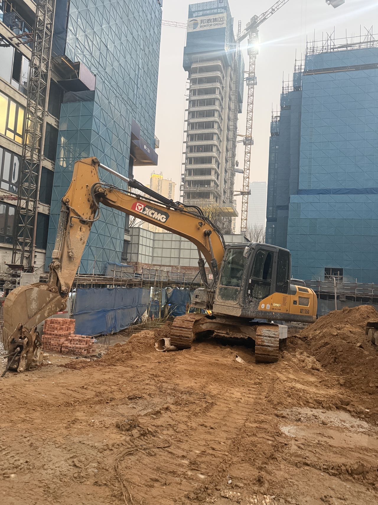 Buy XCMG XE135D Used Excavator / 9