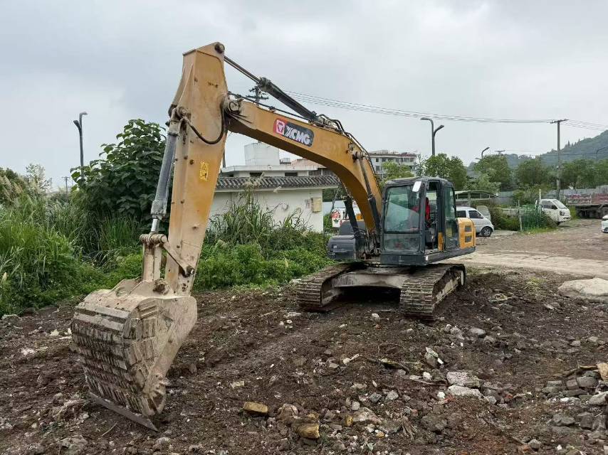 Buy XCMG XE215DA Used Excavator / 2