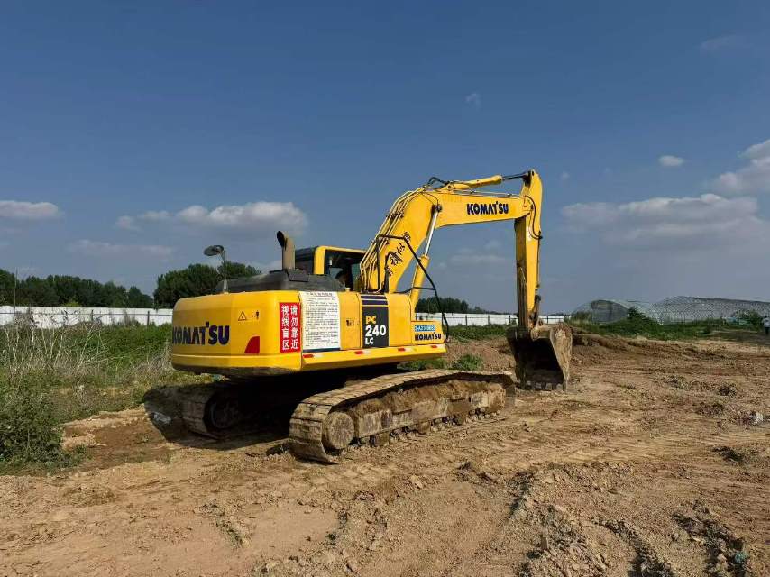 Buy Komatsu PC240LC-8 Used Excavator / 6