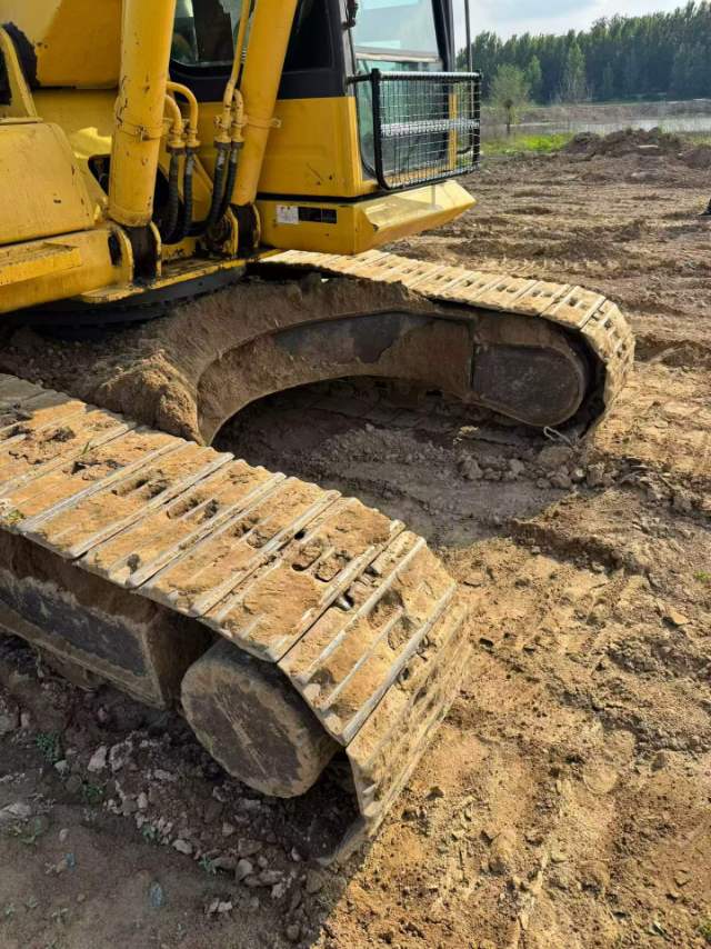 Buy Komatsu PC240LC-8 Used Excavator / 5