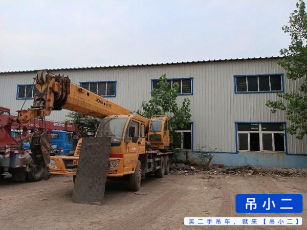 Buy XCMG 16D Used Crane / 2