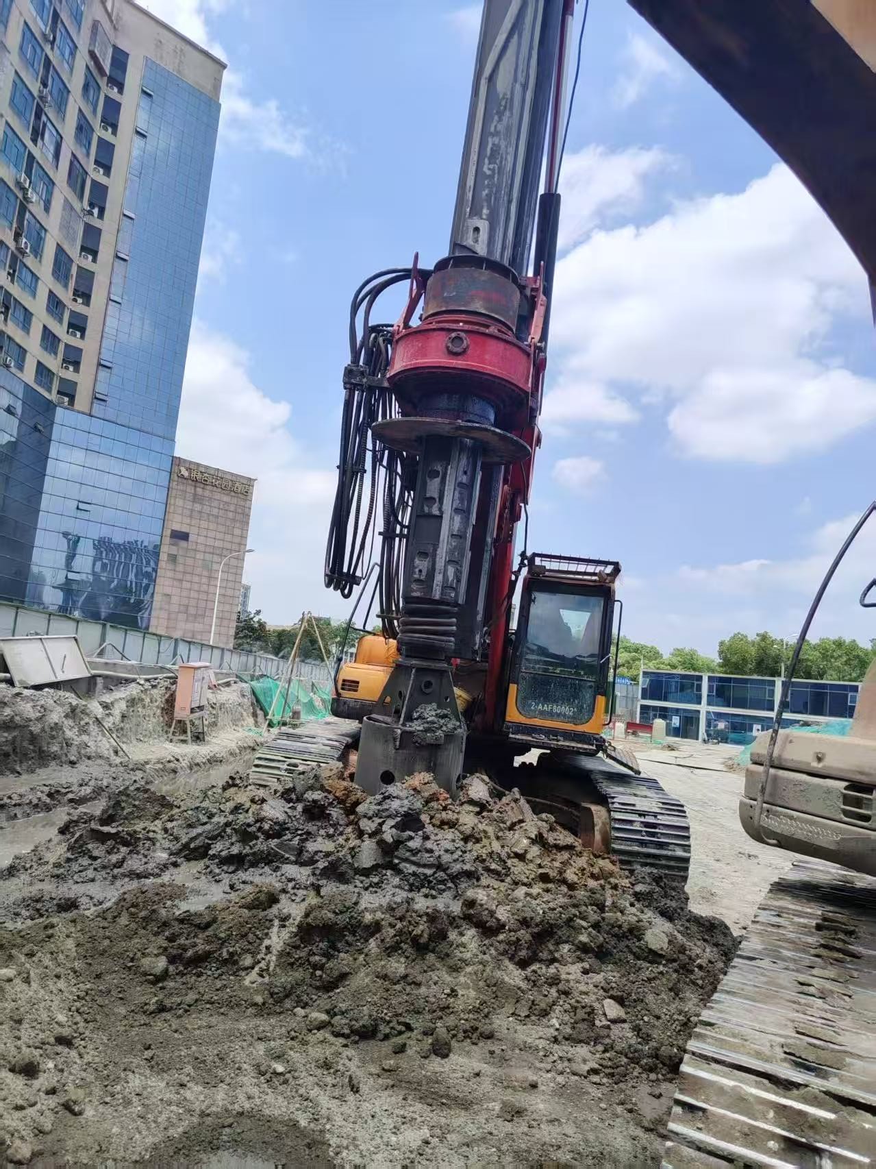 Buy Sany SY200C Used Excavator / 5